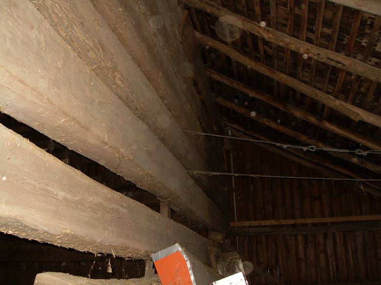 Double Pin Log Barn / Ohio Bank Barn